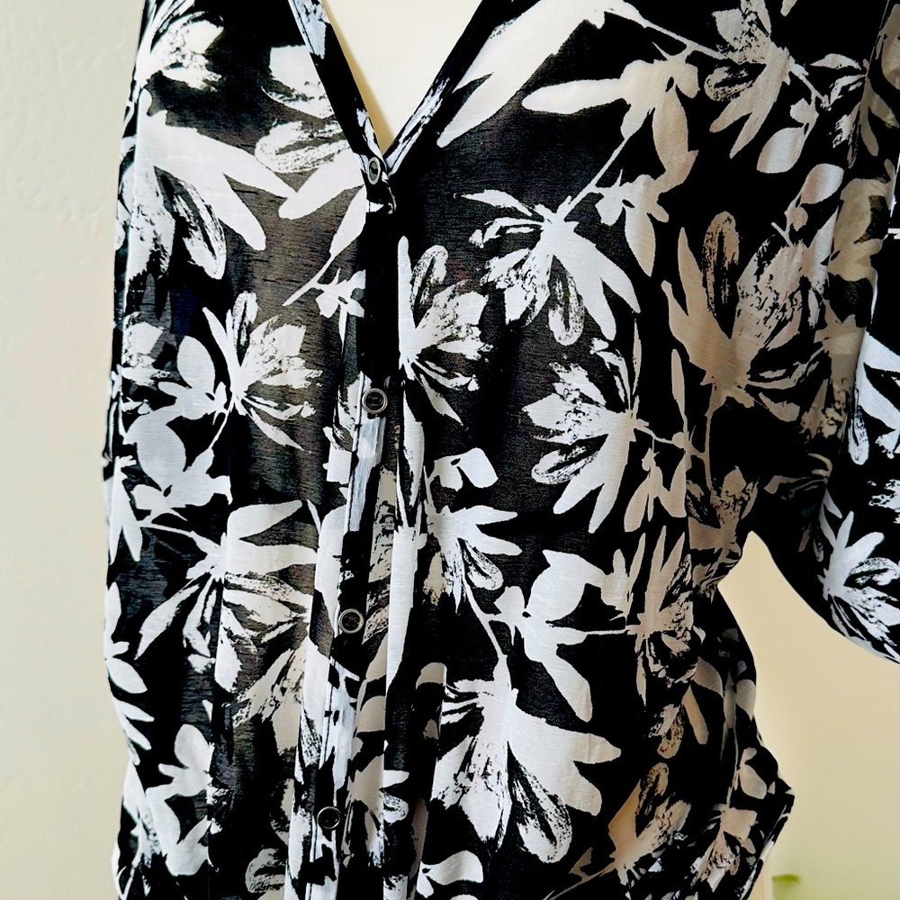black and white floral blouse xl